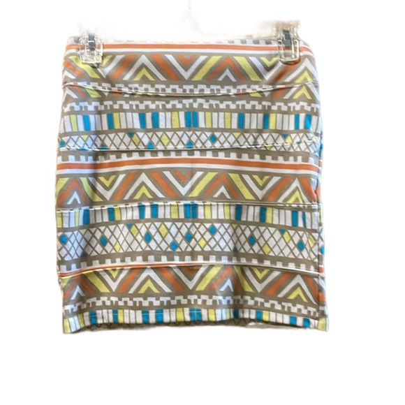 Nollie pacsun Aztec print mini skirt size small - Picture 3 of 9